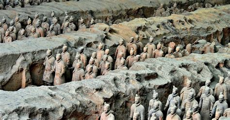 Mausoleum of Qin Shi Huang - A Majestic Tomb and Timeless Treasure Trove!