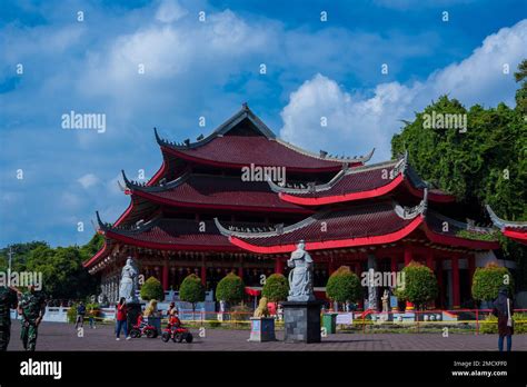 Sam Poo Kong Temple! A Stunning Fusion of Chinese Architecture and Javanese Culture in Semarang