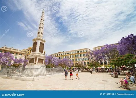 The Plaza de la Merced! A Stunning Square Steeped in Artistic History and Vibrant Culture