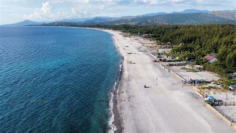 Vansan Beach: A Sparkling Jewel of Tranquility and Untamed Coastal Beauty!